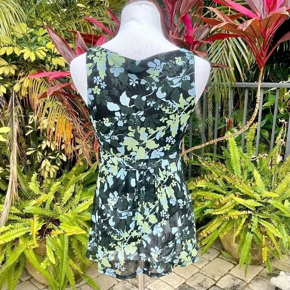 New Yourk & Company Floral Plunge Peplum Top - Picture 5 of 7
